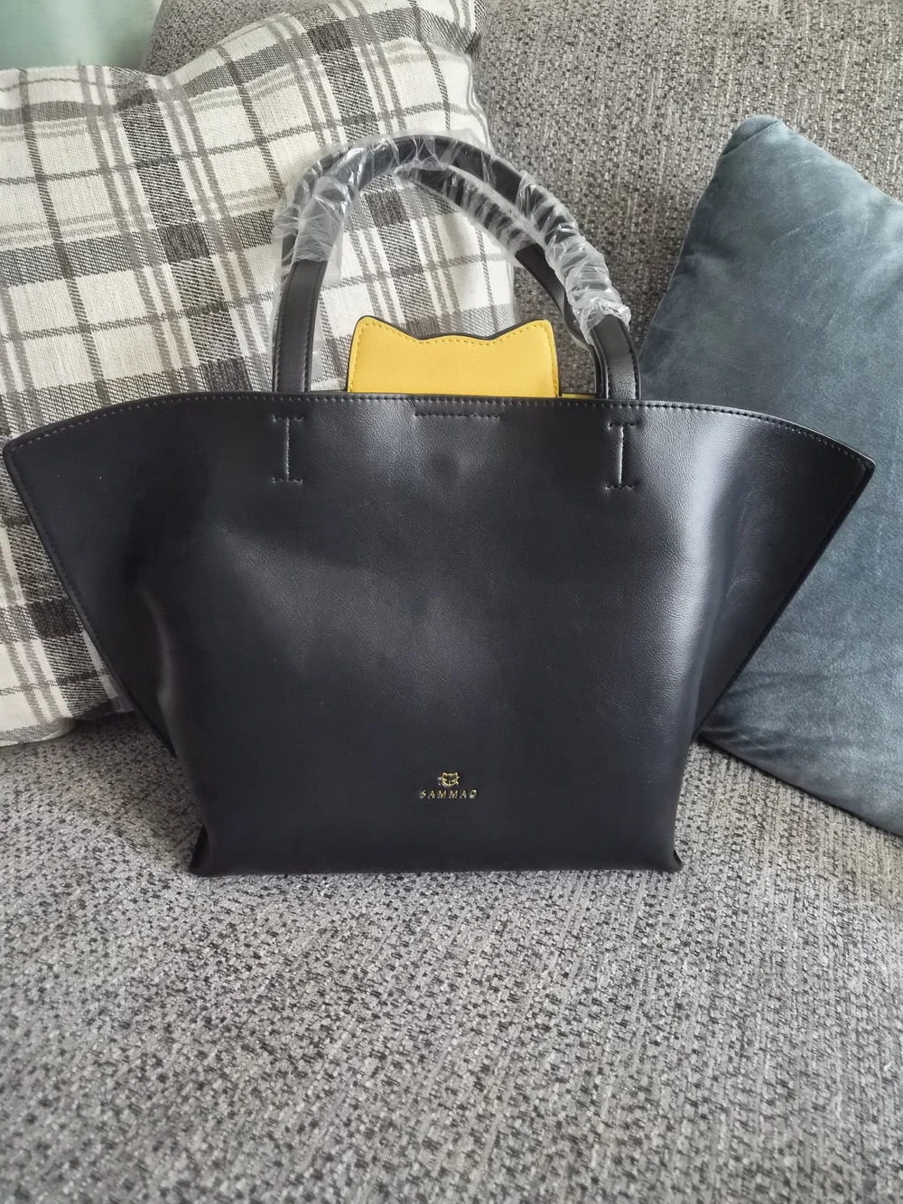 Black Cat-Themed Tote Bag with Red Bow Accents NWT